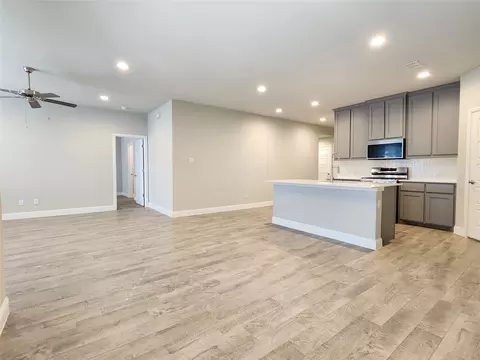 Living - 2020 Apalis Dr, Denton, TX 76205 photo 2 of 7