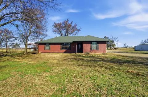 697 County Road 166, Whitesboro, TX 76273