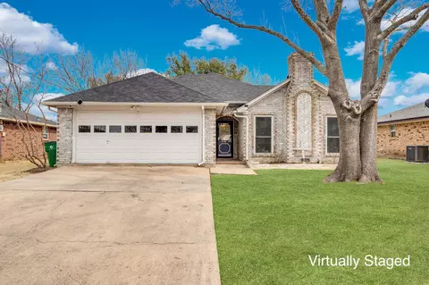 304 Floyd St, Waxahachie, TX 75165