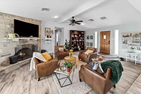 Living - 5213 Links Dr, Waco, TX 76708 photo 1 of 3