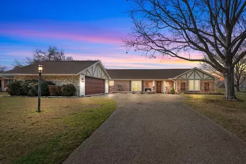 5213 Links Dr, Waco, TX 76708