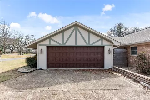 Exterior - 5213 Links Dr, Waco, TX 76708 photo 6 of 8