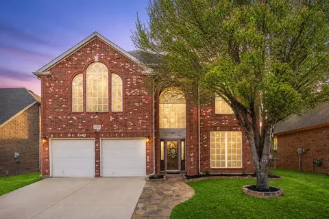 2724 Maple Creek Dr, Fort Worth, TX 76177