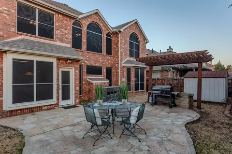 2724 Maple Creek Dr, Fort Worth, TX 76177