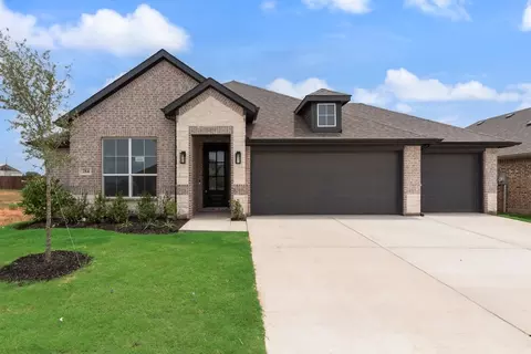 284 Coronado Ct, Granbury, TX 76048