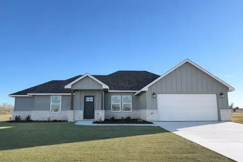 137 Zaragosa Dr, Lipan, TX 76462