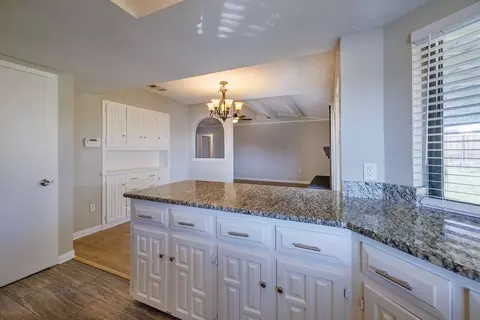 204 E Grubb Dr, Mesquite, TX 75149 photo 9