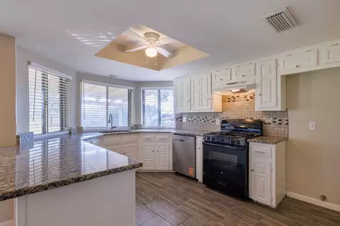 204 E Grubb Dr, Mesquite, TX 75149 photo 7