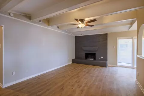 204 E Grubb Dr, Mesquite, TX 75149 photo 11