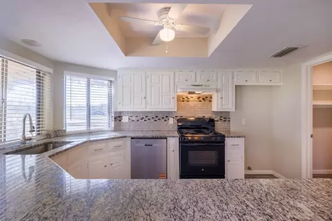 204 E Grubb Dr, Mesquite, TX 75149 photo 8