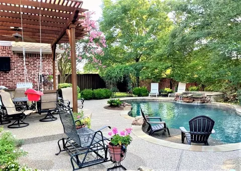 5900 Avon Dr, Plano, TX 75093