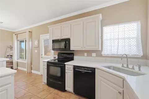 Kitchen - 102 Codybug Rd, Abilene, TX 79602 photo 3 of 3