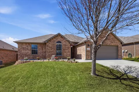 3709 Meadowtrail Ln, Denton, TX 76207