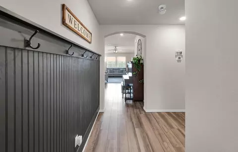 Entry Way - 2916 Brosnan Rd, Lorena, TX 76655 photo 3 of 3