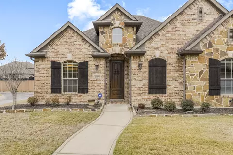 6904 Finch Dr, North Richland Hills, TX 76182