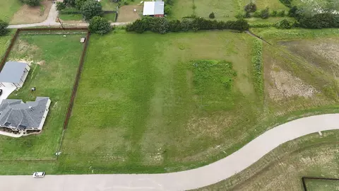 136 Homestead Ln, Waxahachie, TX 75165