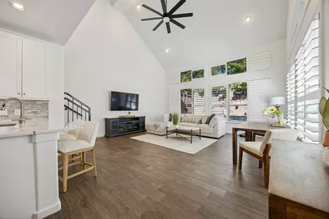 2550 Wedglea Dr, Dallas, TX 75211