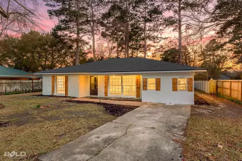 1211 Lee St, Benton, LA 71006