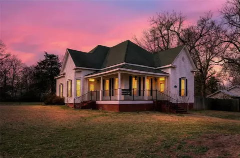 517 S Boyd St, Lindale, TX 75771