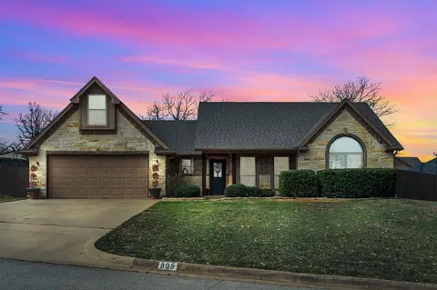 805 Linda Dr, Joshua, TX 76058