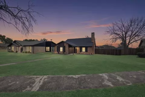 1705 Redbird Cir, Lewisville, TX 75067