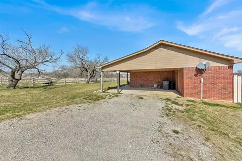 512 Allison Rd, Springtown, TX 76082 photo 3