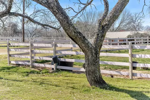 512 Allison Rd, Springtown, TX 76082 photo 4