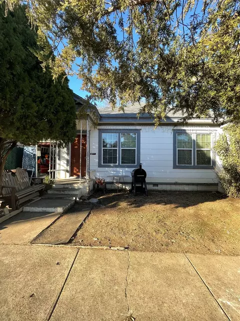 607 Neches St, Dallas, TX 75208