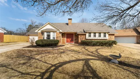7 Horseshoe Dr, Texarkana, TX 75501