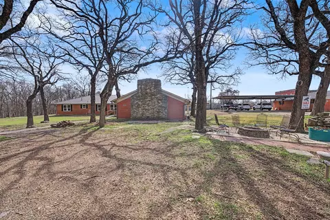 8240 Kramer St, Lillian, TX 76061