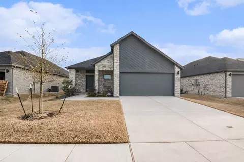 315 Lost Creek Trl, Greenville, TX 75402