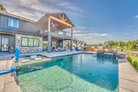 5629 Lakeshore Ct, Log Cabin, TX 75148
