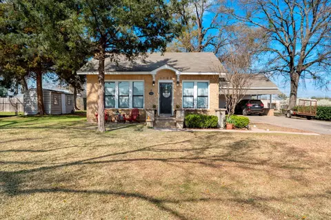 1702 W 1st St, Mount Pleasant, TX 75455