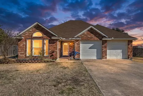 5103 Creek Crossing Dr, Greenville, TX 75402