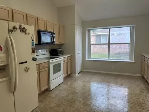 917 Bard Dr, Garland, TX 75040