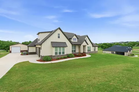 320 Oak Meadow Ln, Weatherford, TX 76085