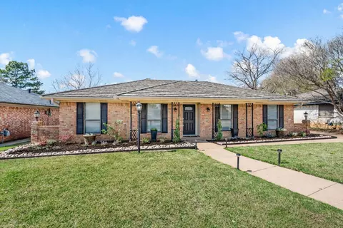 2021 Mountainview Dr, Hurst, TX 76054