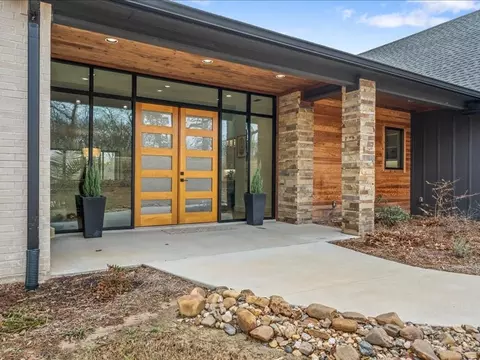 8701 Zebra Xing, Larue, TX 75770