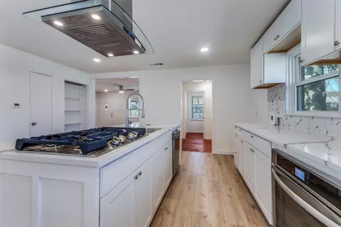 2710 Fairfax Dr, Garland, TX 75041