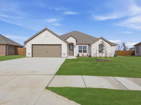 829 Haley St, Springtown, TX 76082 photo 2