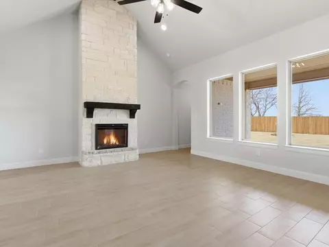 829 Haley St, Springtown, TX 76082 photo 10