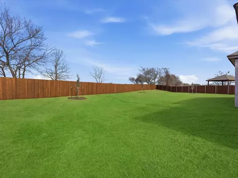 829 Haley St, Springtown, TX 76082 photo 32
