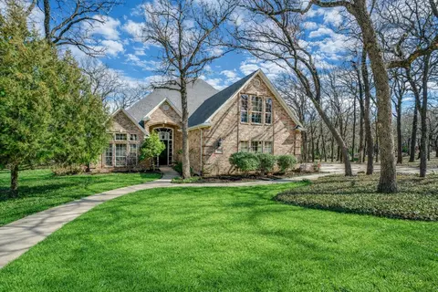 3360 Forest Glen Dr, Corinth, TX 76210