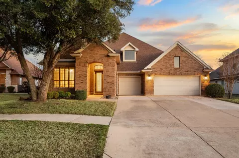 9317 Grandview Dr, Denton, TX 76207