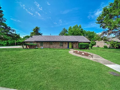 1406 Churchill Dr, Denton, TX 76209