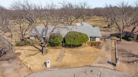 6104 N Waverly Ct, Granbury, TX 76049