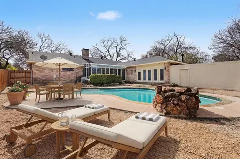 531 Brook Valley Ln, Dallas, TX 75232