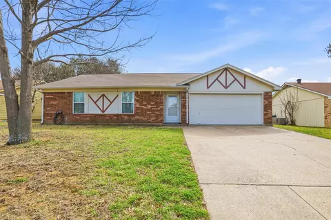 4400 Willow Crest Dr, Arlington, TX 76017