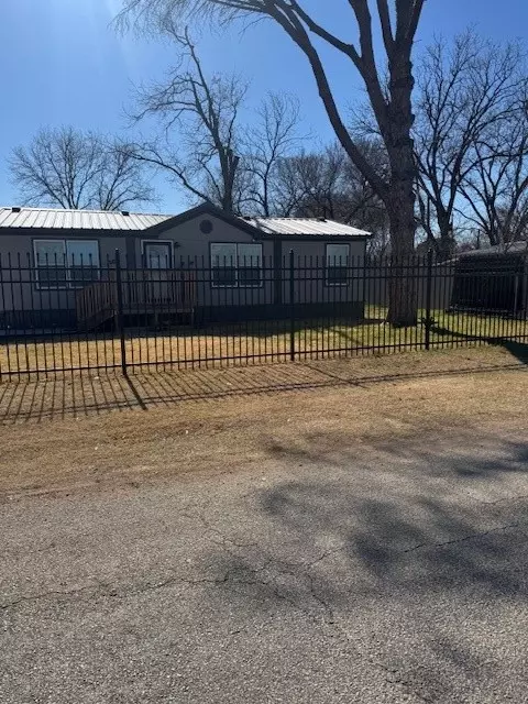 117 M Anthony Loop, Graford, TX 76449 photo 2