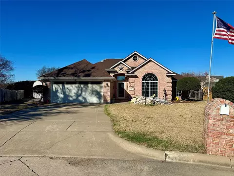 548 Wintercrest Rd, Burleson, TX 76028